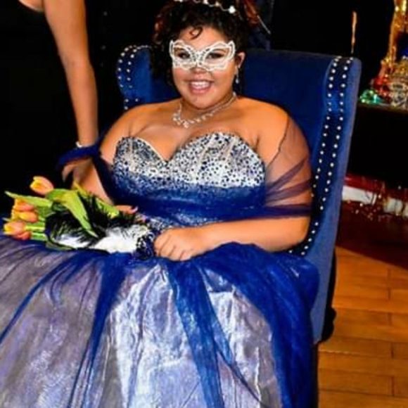 Dress - Picture 5 of 5